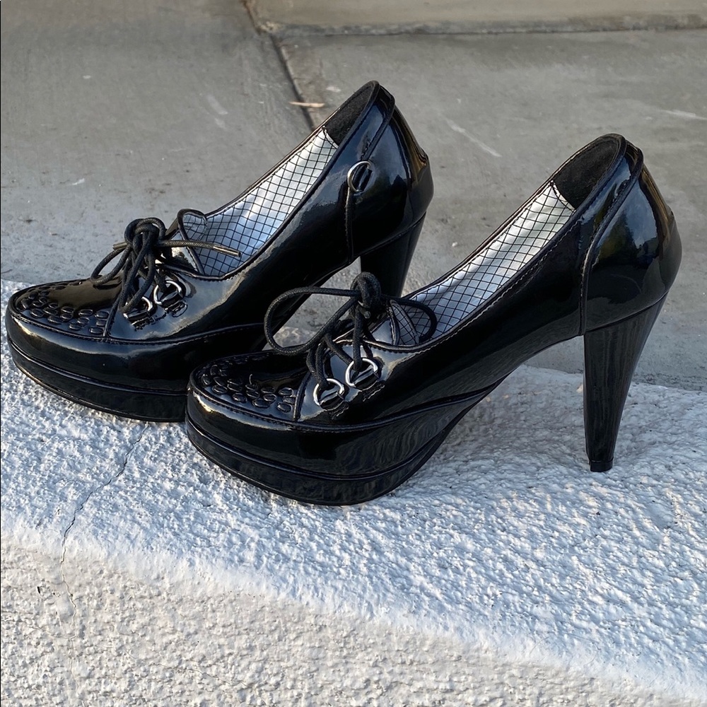 T.U.K. Gorgeous Black Lace Up Pumps Heel Shoes SZ5 - Picture 3 of 16
